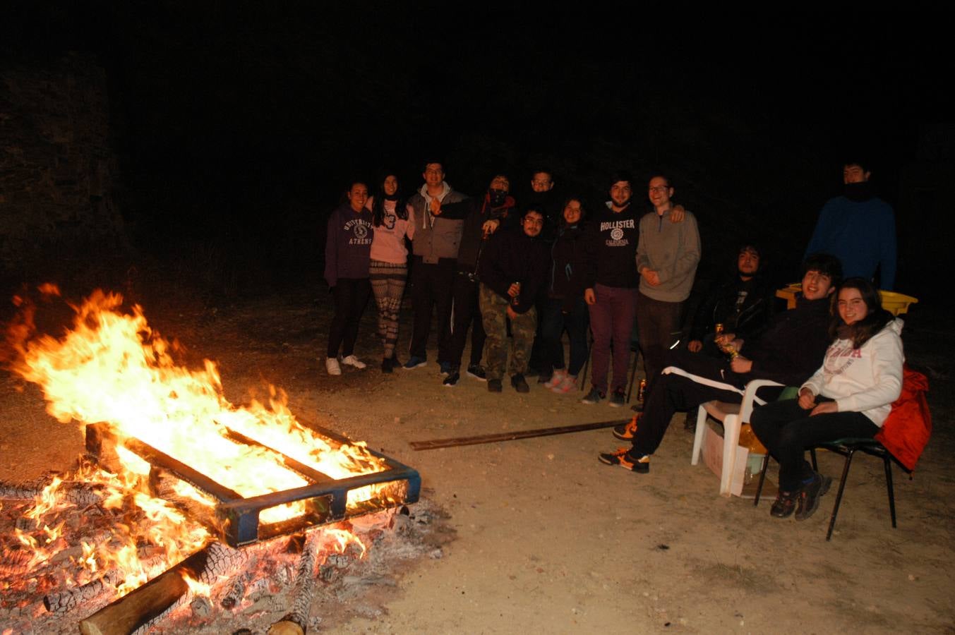 Cervera enciende los tradicionales fuegos de San Antón