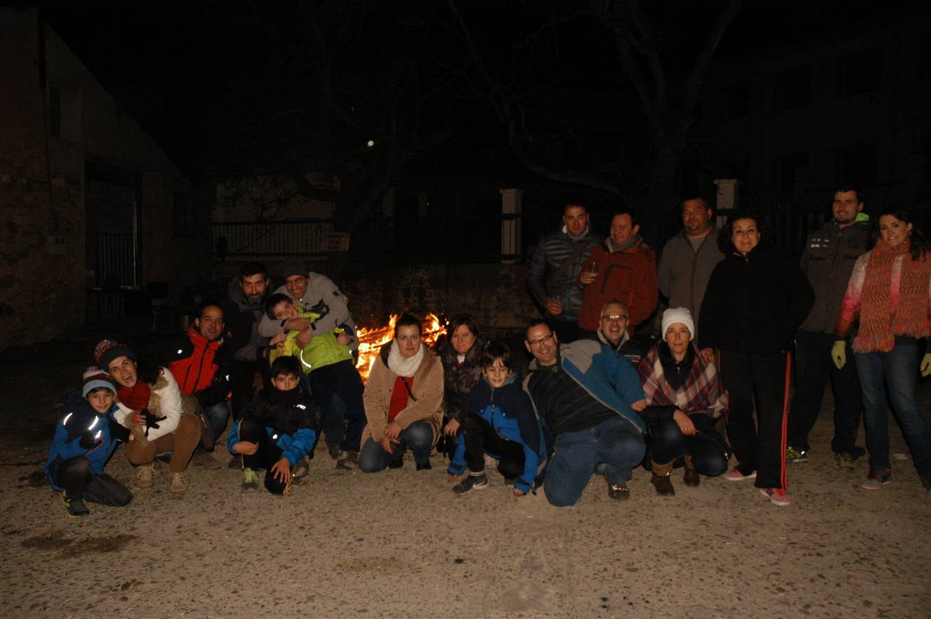 Cervera enciende los tradicionales fuegos de San Antón