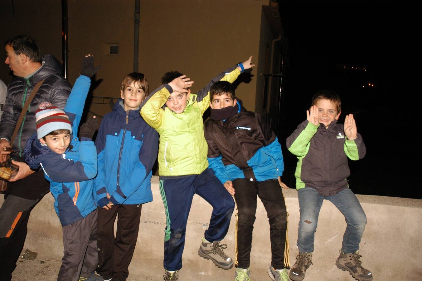 Cervera enciende los tradicionales fuegos de San Antón