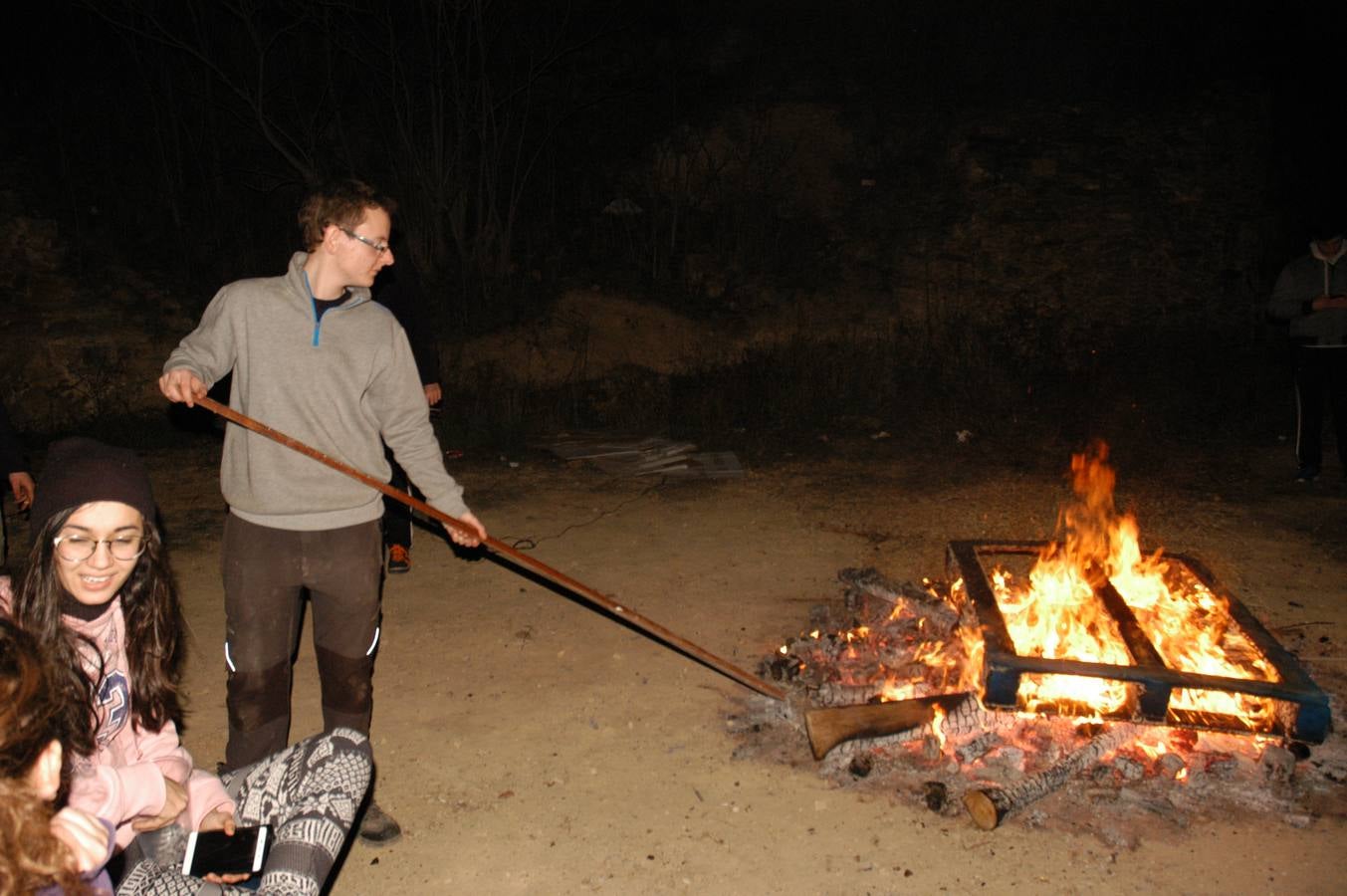 Cervera enciende los tradicionales fuegos de San Antón
