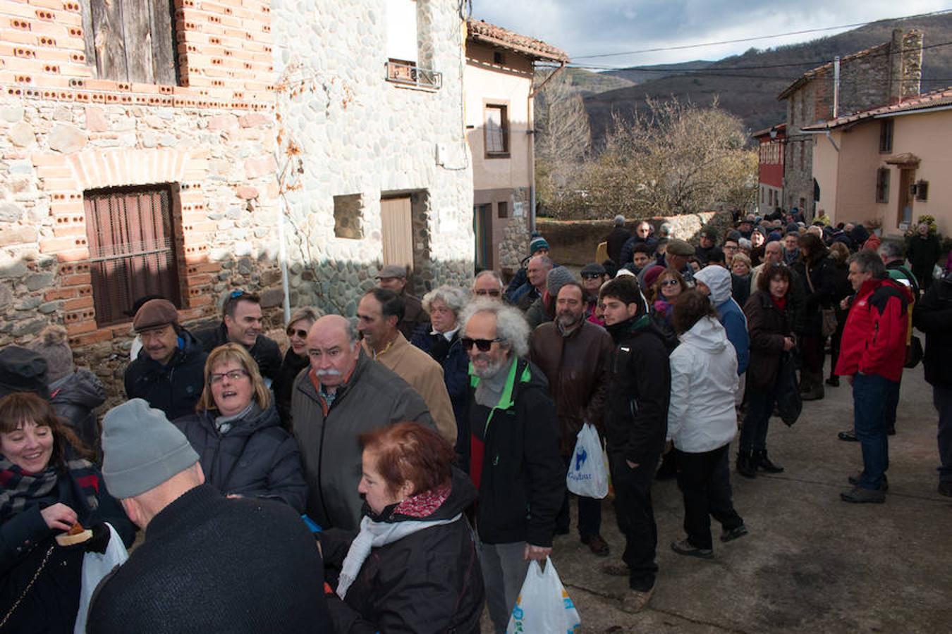 Reparto de habas en Ojacastro