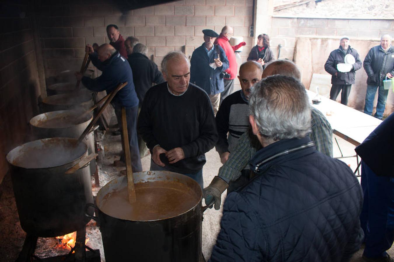 Reparto de habas en Ojacastro