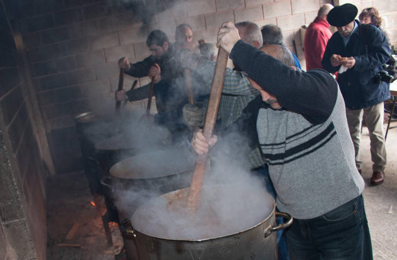 Reparto de habas en Ojacastro