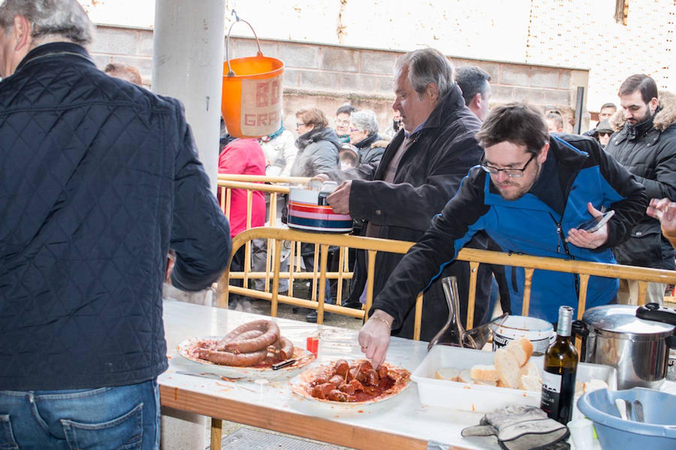 Reparto de habas en Ojacastro