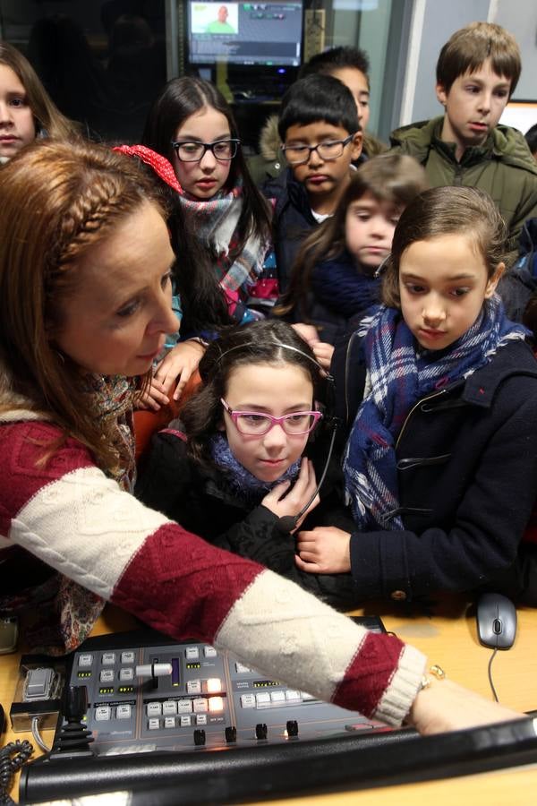 Los alumnos de 5º de Primaria del Colegio logroñés Adoratrices visitan la multimedia de Diario LA RIOJA