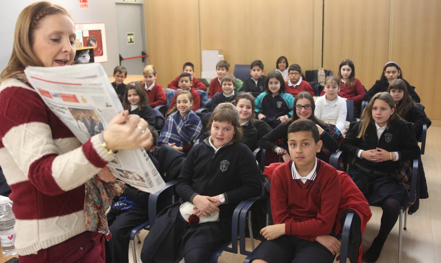 Los alumnos de 5º de Primaria del Colegio logroñés Adoratrices visitan la multimedia de Diario LA RIOJA