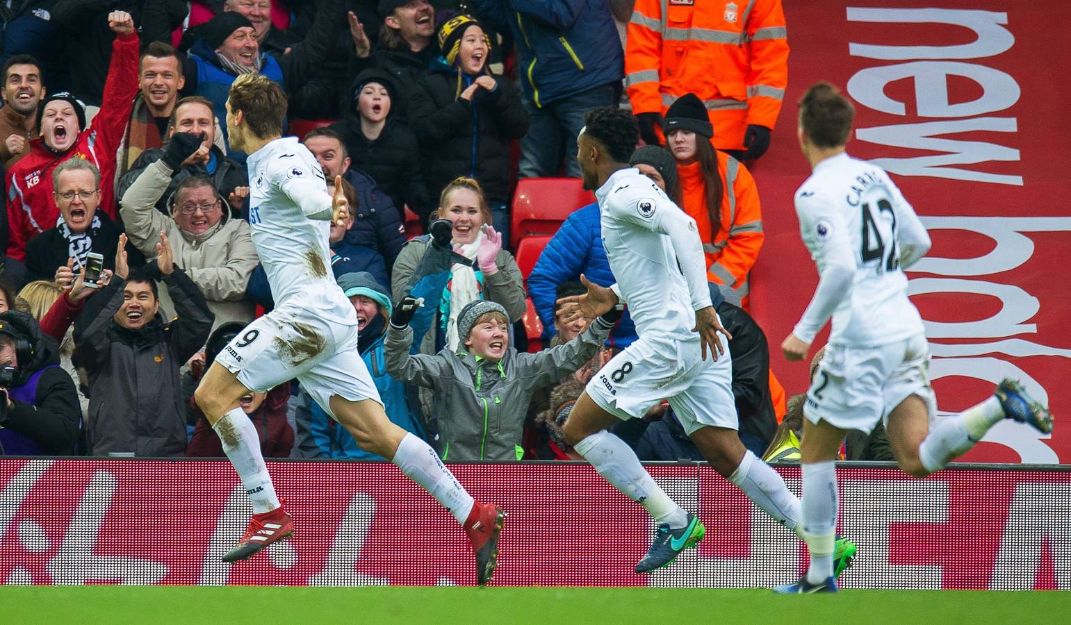 Fernando Llorente toma Anfield