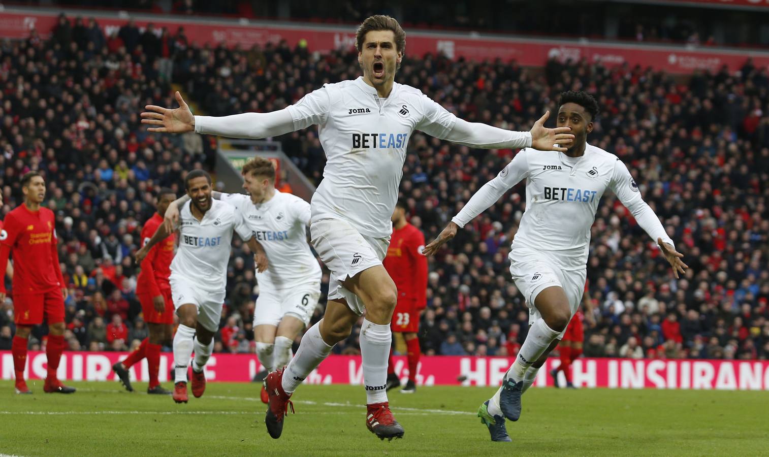 Fernando Llorente toma Anfield