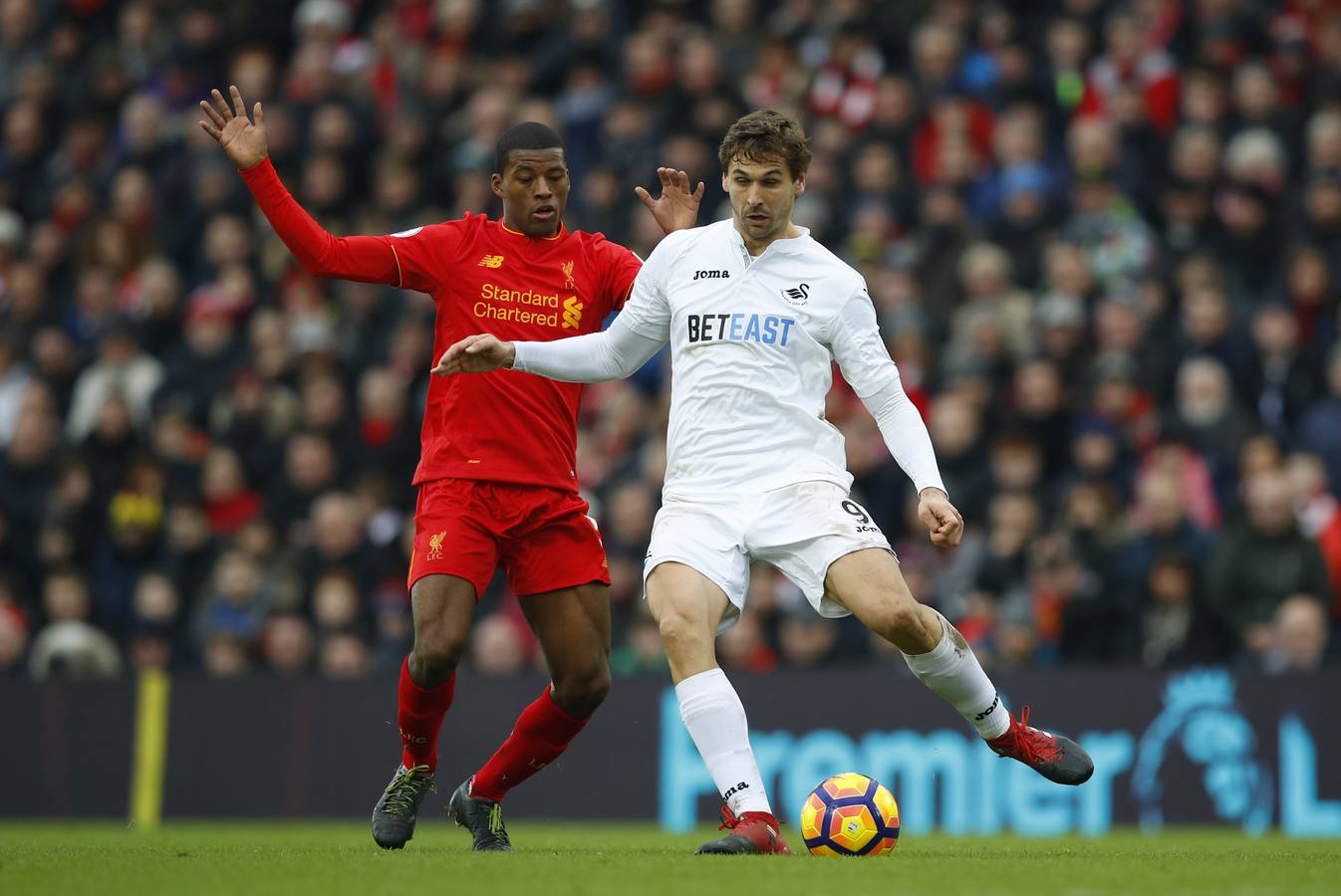 Fernando Llorente toma Anfield