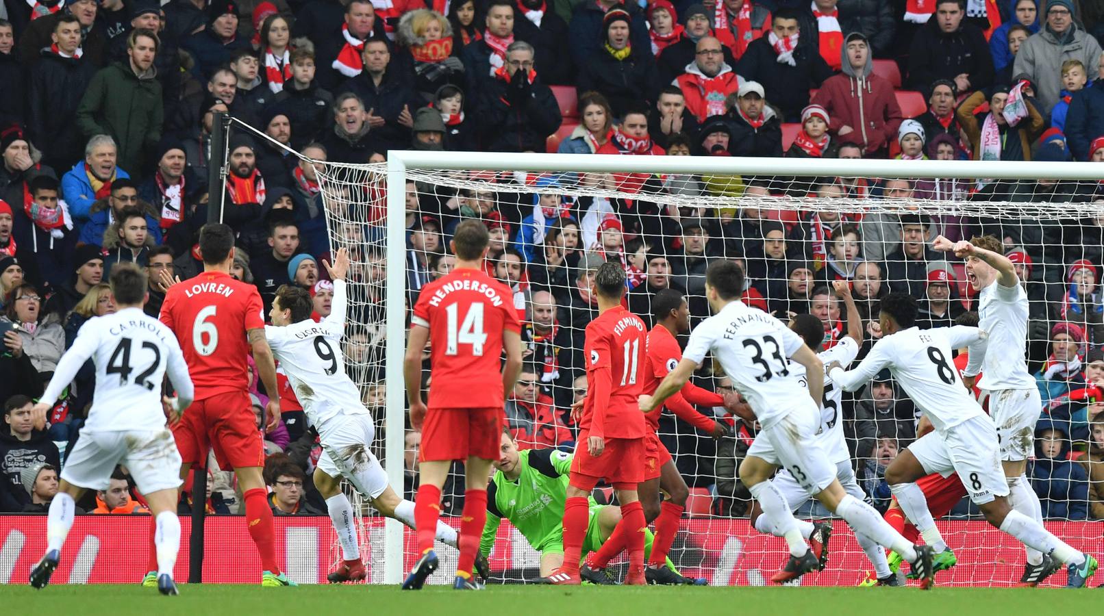 Fernando Llorente toma Anfield