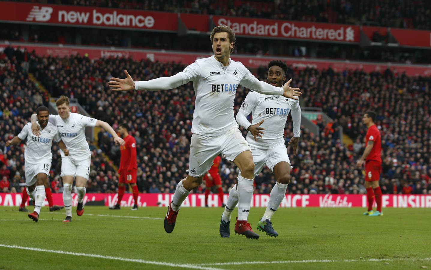 Fernando Llorente toma Anfield