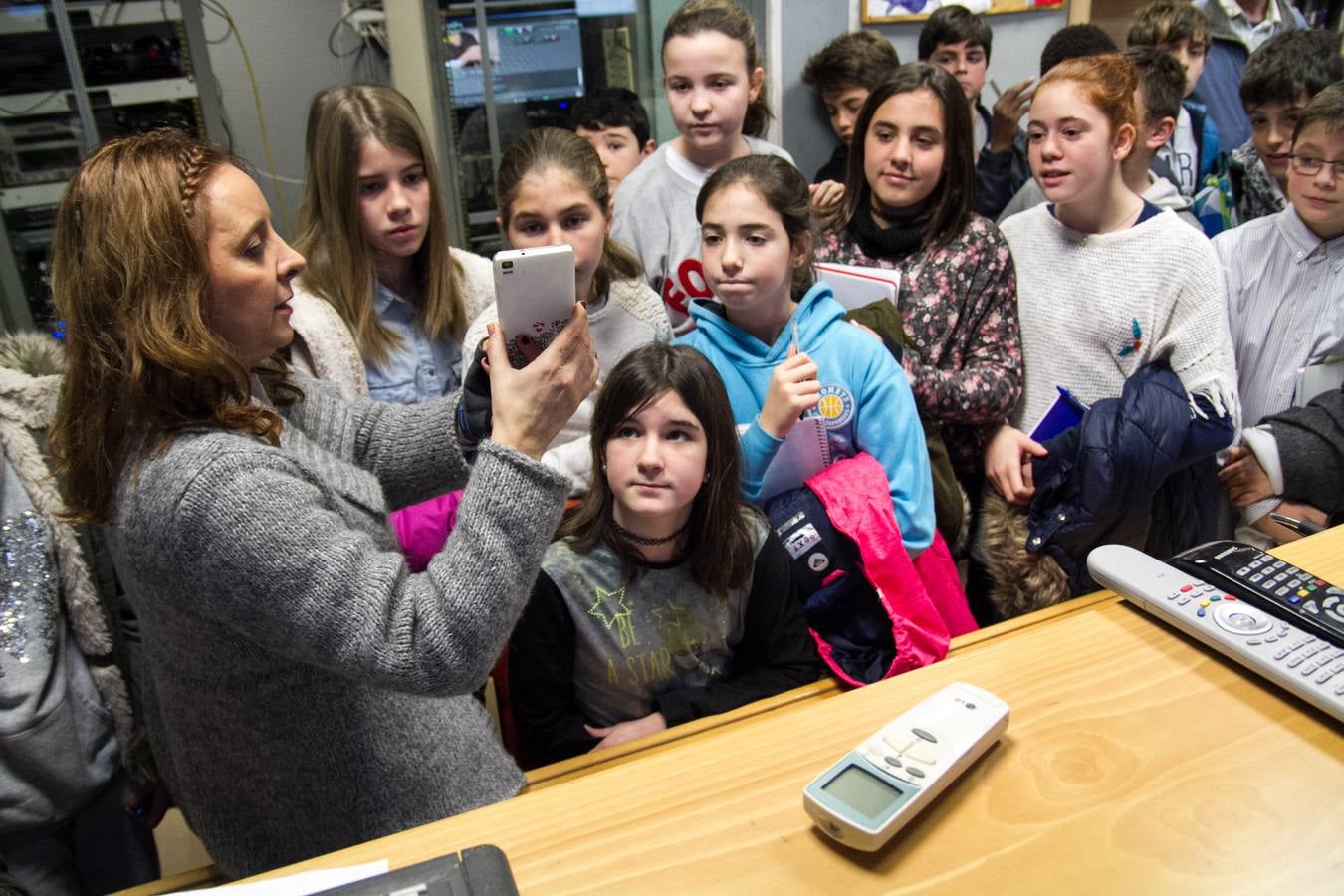 Los alumnos de 6º A del CEIP Las Gaunas visitan la multimedia de Diario LA RIOJA
