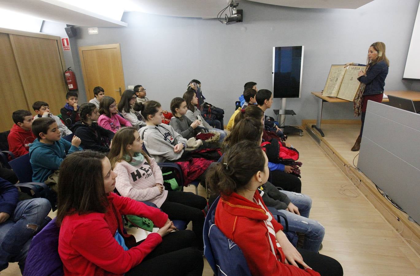Los alumnos de 6º B del Ceip Las Gaunas de Logroño visitan la multimedia de Diario LA RIOJA