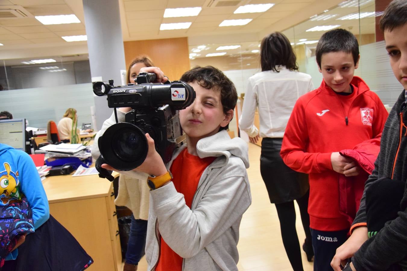 Los alumnos de 6º C del CEIP Las Gaunas visitan la multimedia de Diario LA RIOJA