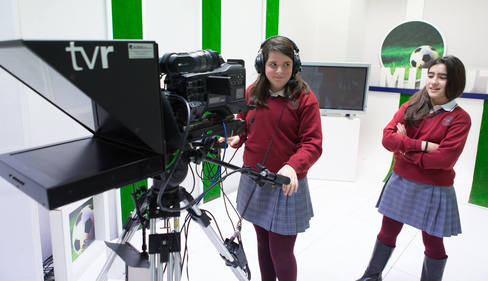 Los alumnos de 6º A de Jesuitas visitan la multimedia de Diario LA RIOJA