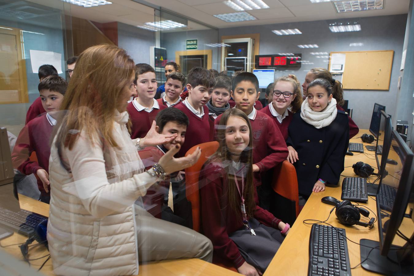 Los alumnos de 6º A de Jesuitas visitan la multimedia de Diario LA RIOJA