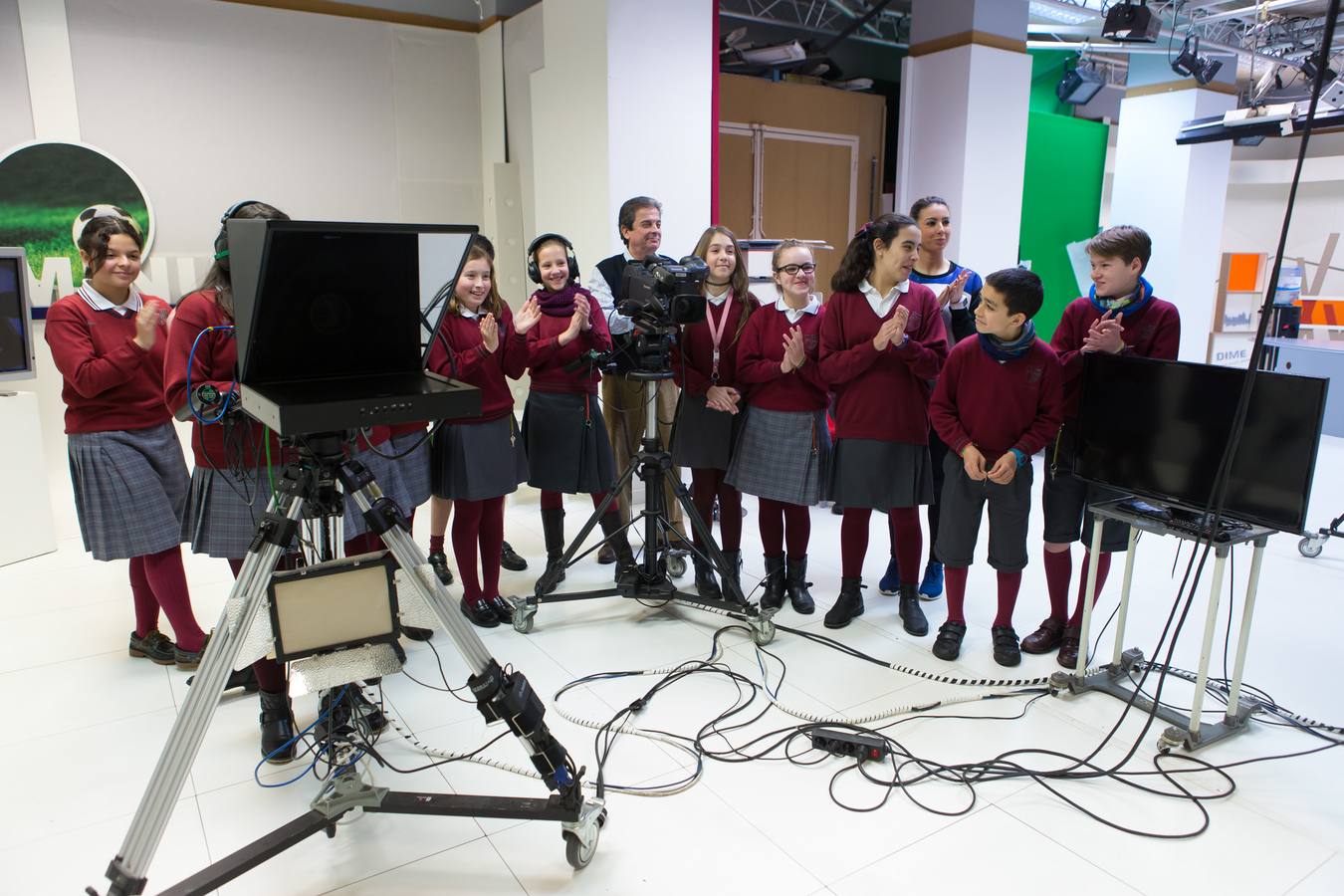 Los alumnos de 6º A de Jesuitas visitan la multimedia de Diario LA RIOJA