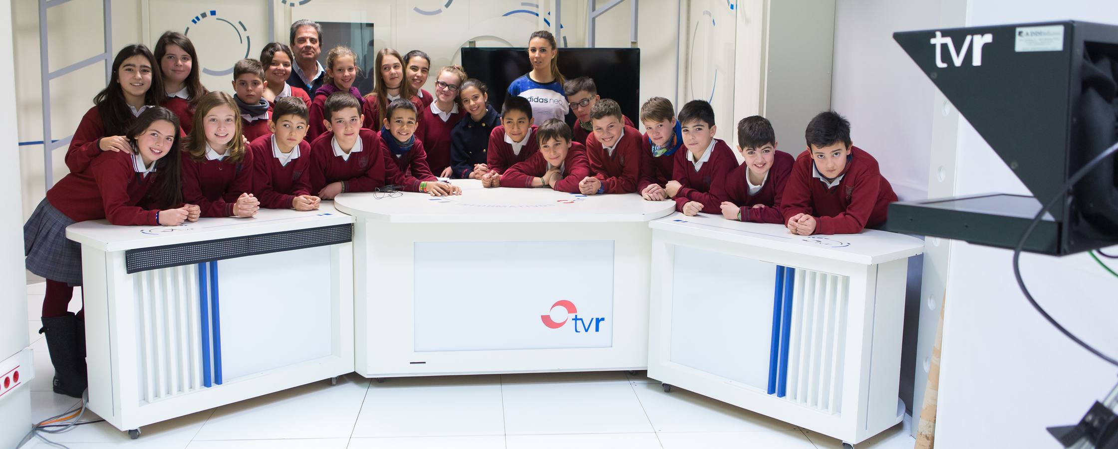 Los alumnos de 6º A de Jesuitas visitan la multimedia de Diario LA RIOJA