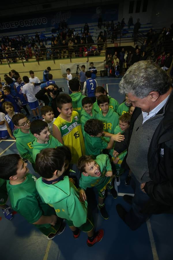 Fernando Romay participa en el entrenamiento de la cantera del CB Clavijo