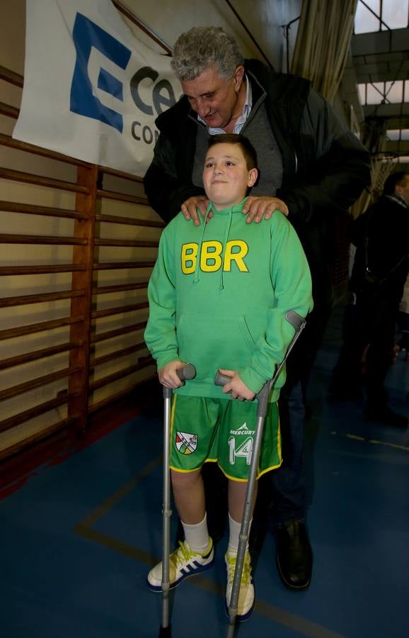 Fernando Romay participa en el entrenamiento de la cantera del CB Clavijo