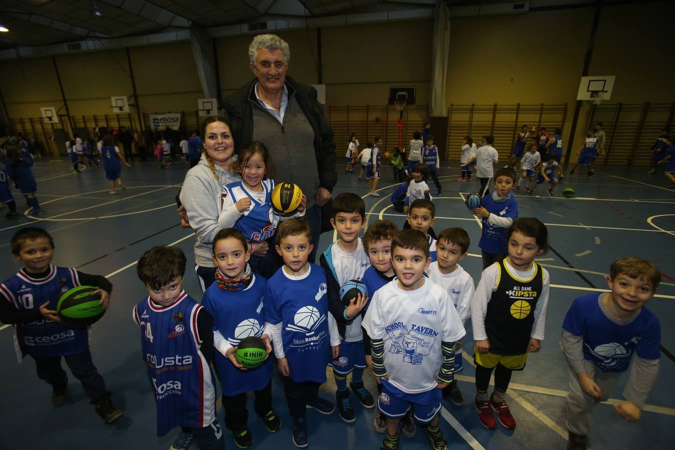 Fernando Romay participa en el entrenamiento de la cantera del CB Clavijo