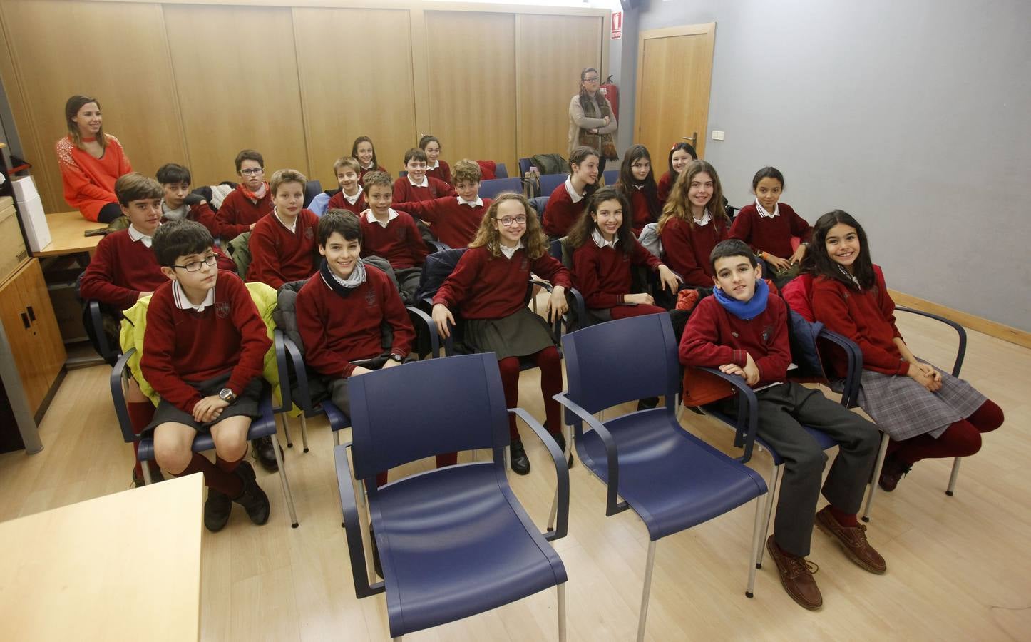 Los alumnos de 6º D de Jesuitas visitan la multimedia de Diario LA RIOJA