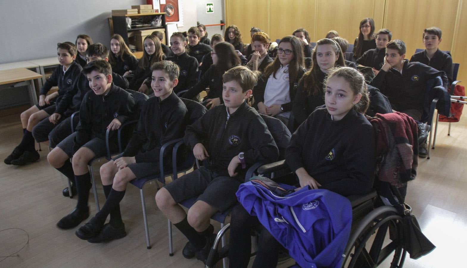 Los alumnos del 6º B del colegio Nuestra Señora del Buen Consejo, Agustinas, visitan la multimedia de Diario LA RIOJA