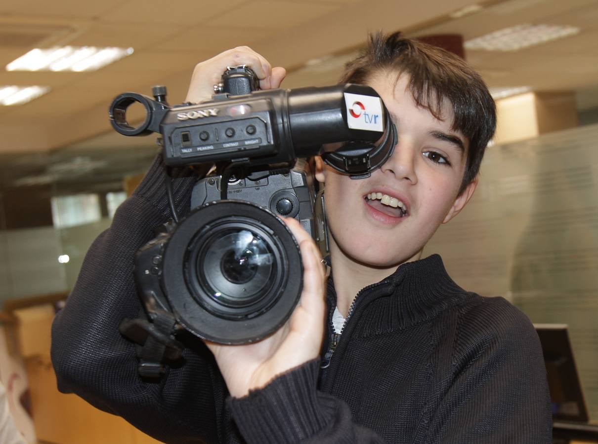 Los alumnos del 6º B del colegio Nuestra Señora del Buen Consejo, Agustinas, visitan la multimedia de Diario LA RIOJA