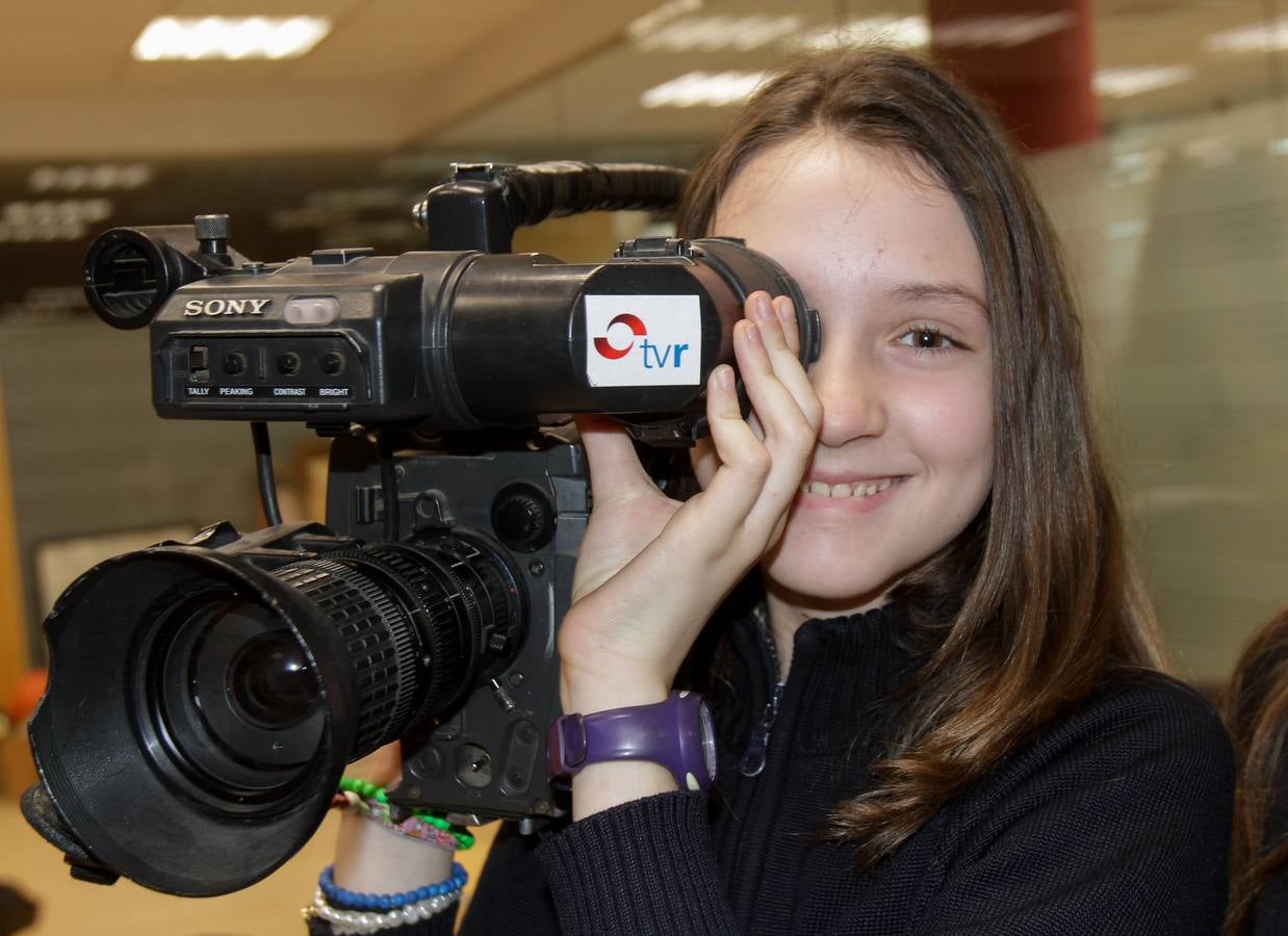 Los alumnos del 6º B del colegio Nuestra Señora del Buen Consejo, Agustinas, visitan la multimedia de Diario LA RIOJA