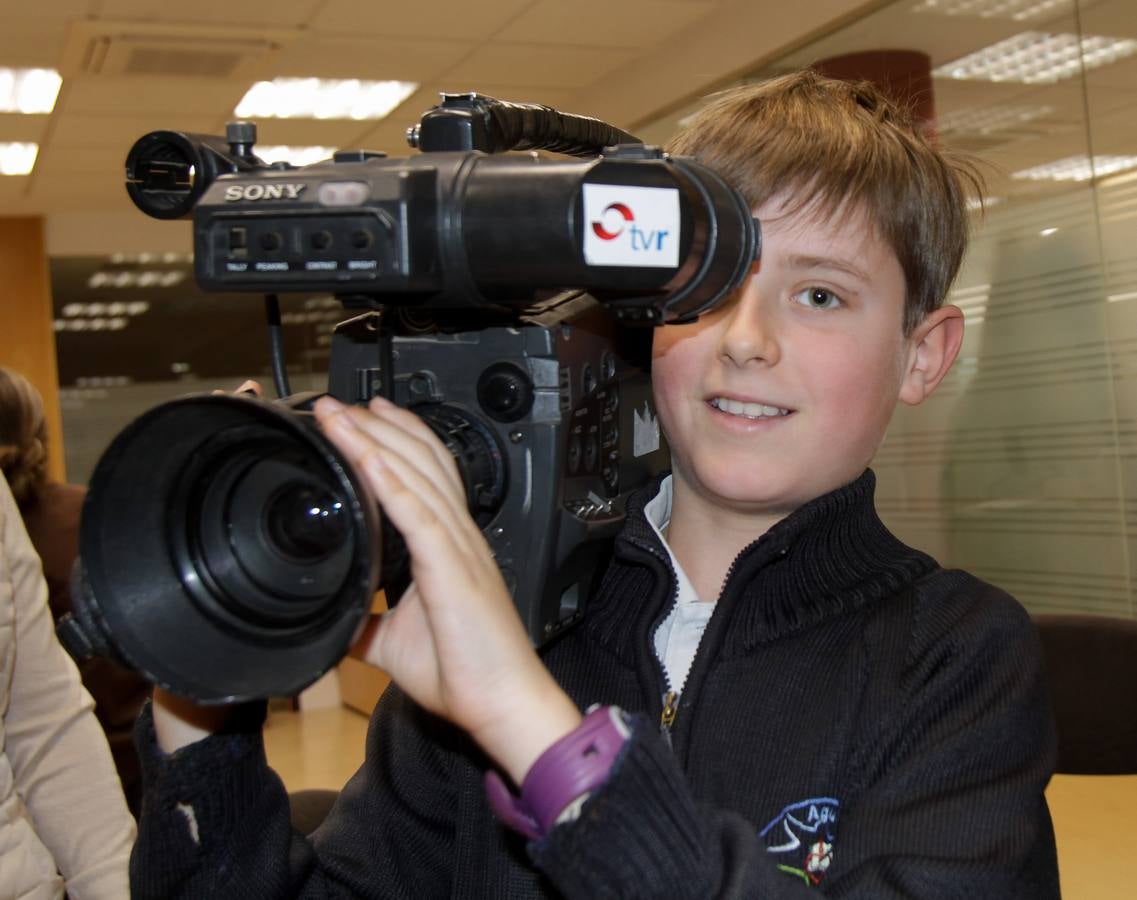 Los alumnos del 6º B del colegio Nuestra Señora del Buen Consejo, Agustinas, visitan la multimedia de Diario LA RIOJA