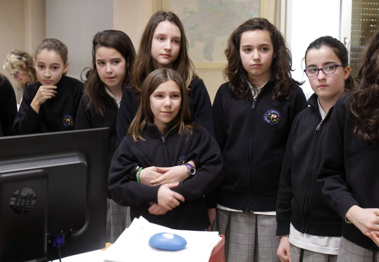 Los alumnos del 6º B del colegio Nuestra Señora del Buen Consejo, Agustinas, visitan la multimedia de Diario LA RIOJA