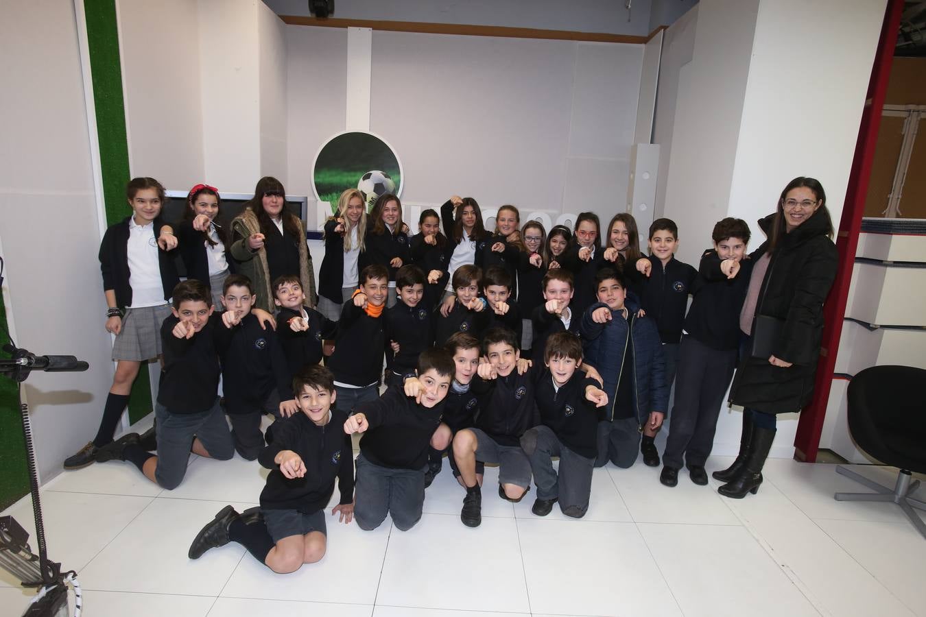 Los de alumnos de 6ºC del colegio Nuestra Señora del Buen Consejo, Agustinas, visitan la mulmedia de Diario LA RIOJA