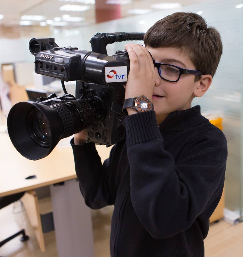 Los alumnos de 6 º A del colegio Nuestra Señora del Buen Consejo, Agustinas, visitan la multimedia de Diario LA RIOJA