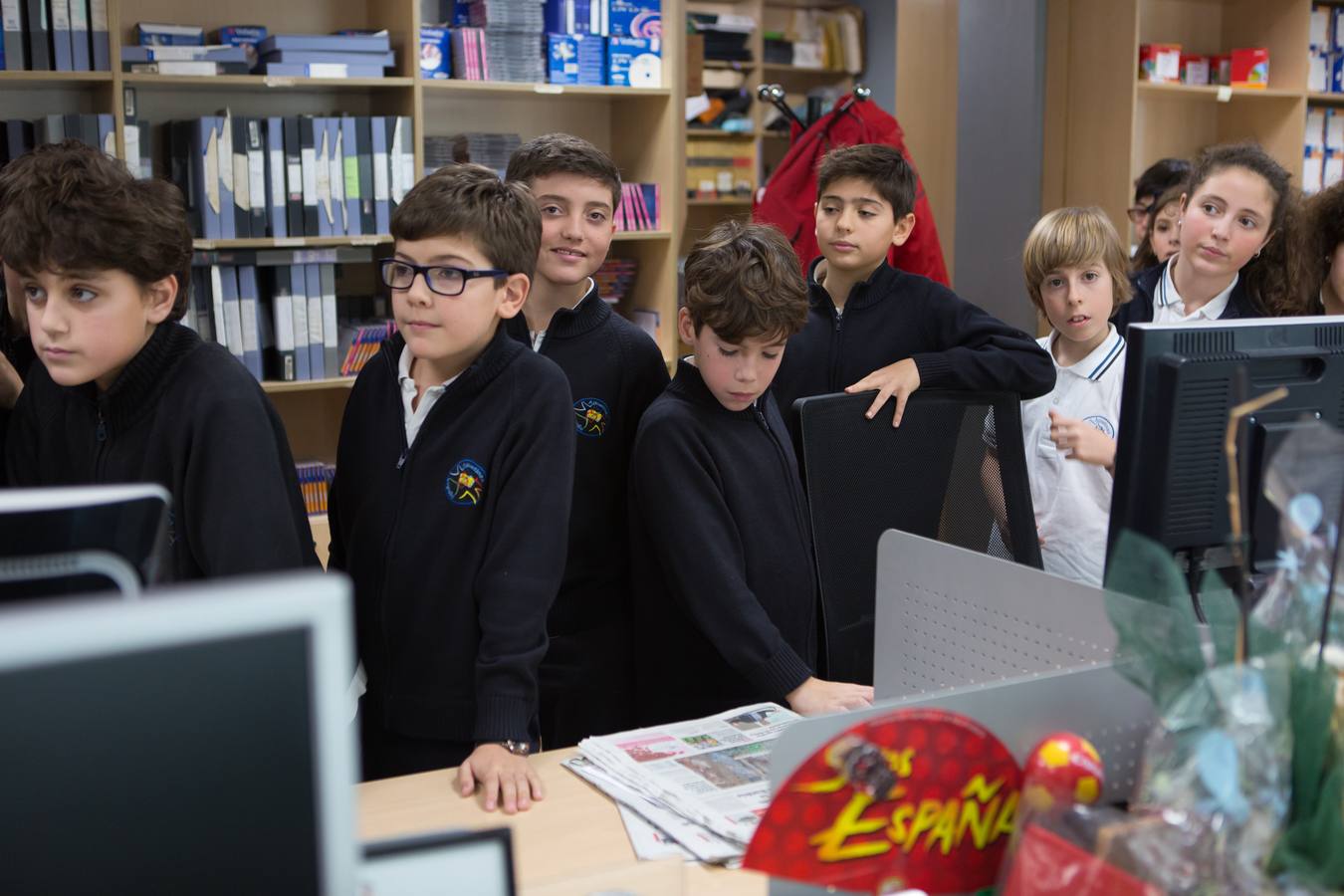 Los alumnos de 6 º A del colegio Nuestra Señora del Buen Consejo, Agustinas, visitan la multimedia de Diario LA RIOJA