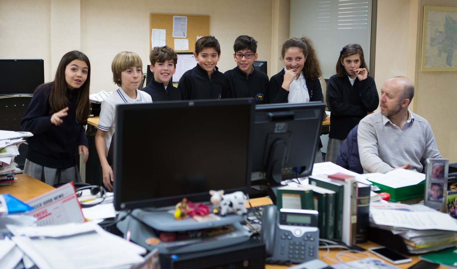 Los alumnos de 6 º A del colegio Nuestra Señora del Buen Consejo, Agustinas, visitan la multimedia de Diario LA RIOJA