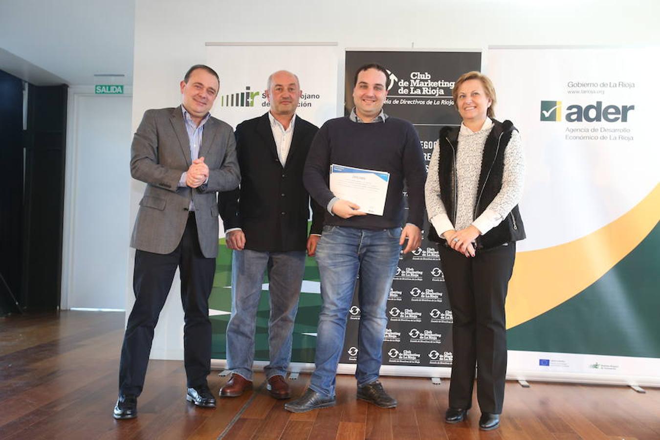 Diplomas como epílogo del curso de directivos