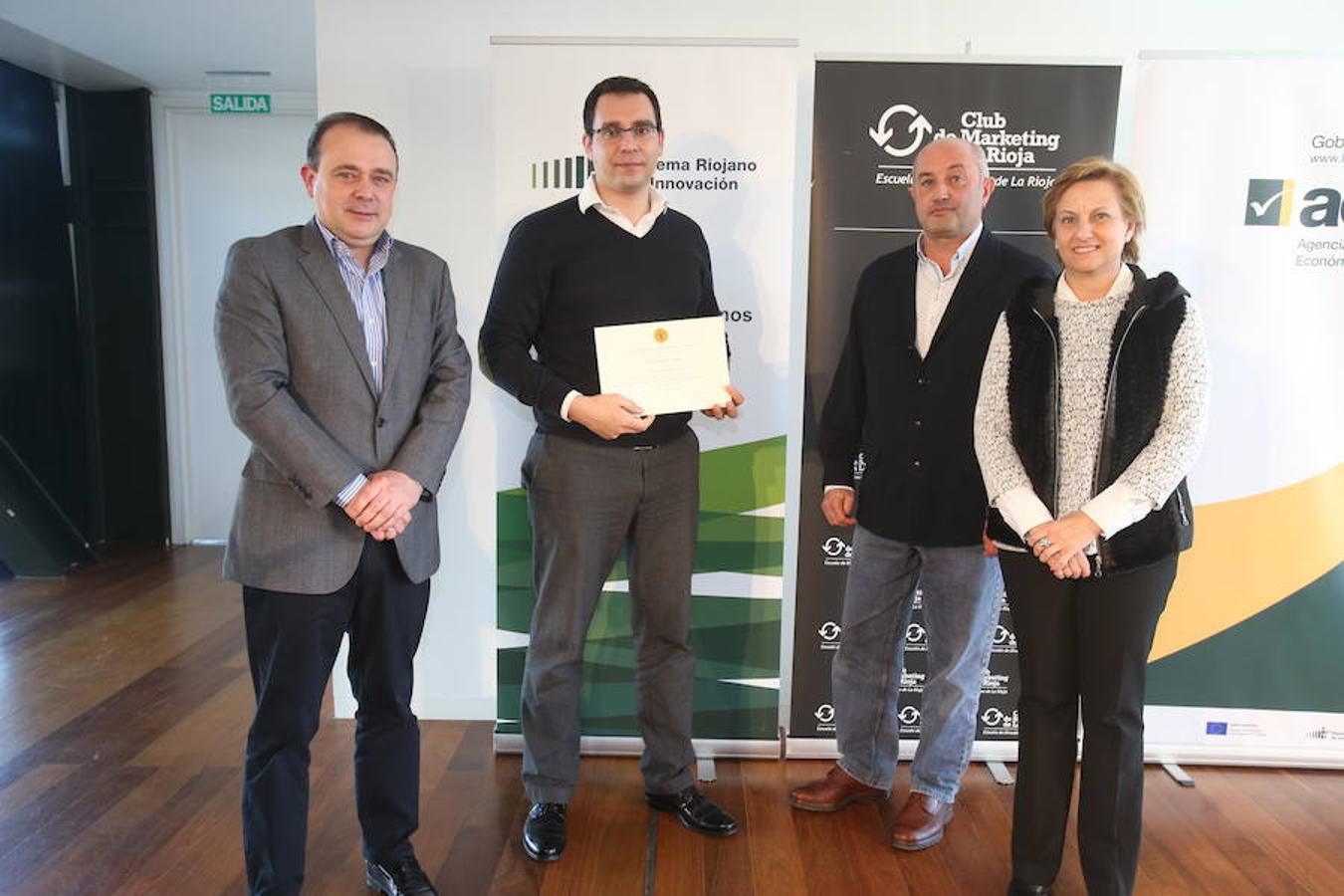 Diplomas como epílogo del curso de directivos