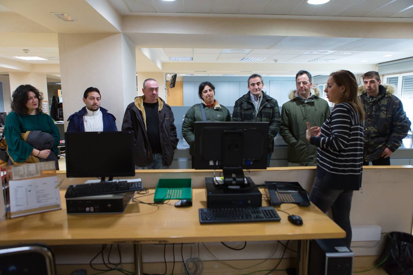 Fundación Cáritas Chavicar del centro de inserción social de Santo Domingo visitan la multimedia de Diario LA RIOJA