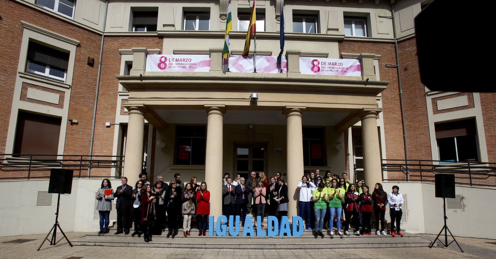 Lectura del manifiesto del Día Internacional de la Mujer Trabajadora