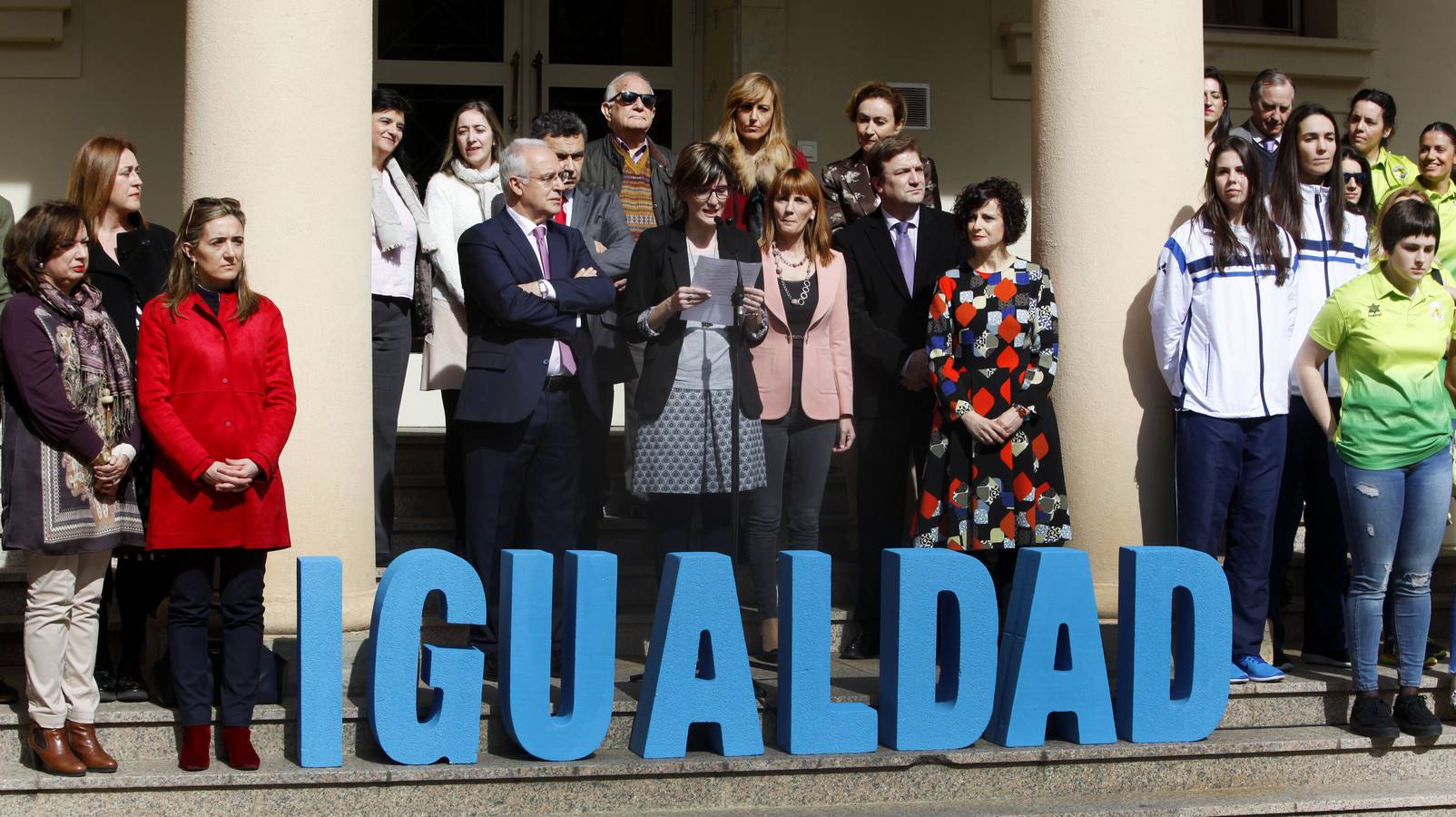 Lectura del manifiesto del Día Internacional de la Mujer Trabajadora