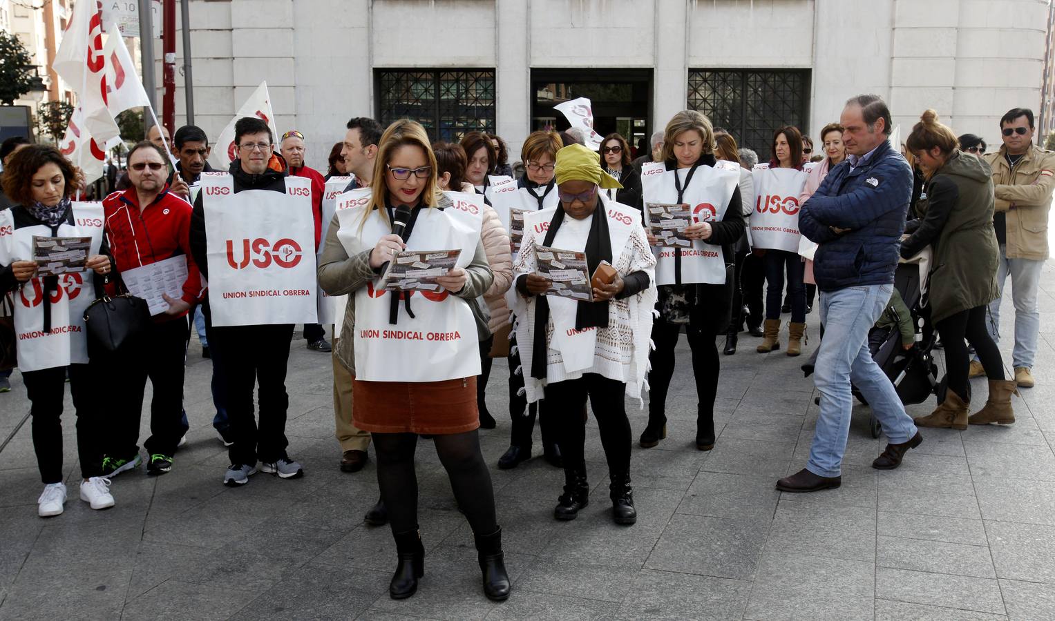 Concentración de USO en la estación de autobuses de Logroño
