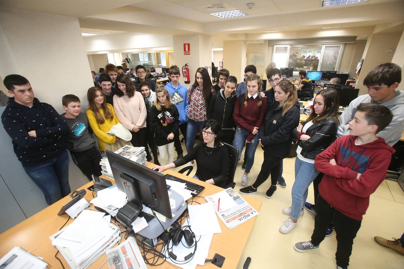 Los alumnos de 3 º de la ESDO FP del IES Laboral visitan la multimedia de Diario LA RIOJA