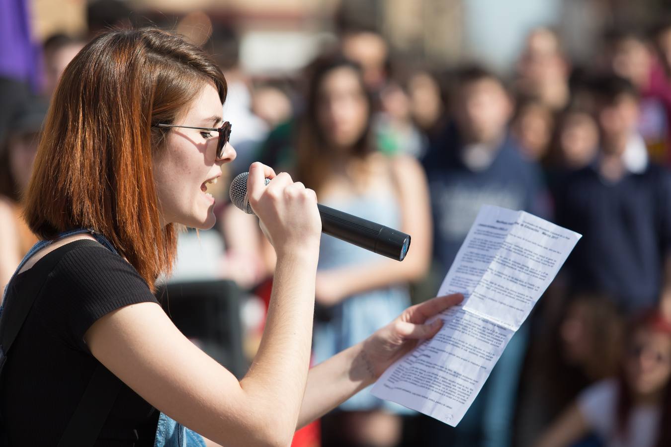 Los estudiantes se manifiestan en Logroño en defensa de la escuela pública