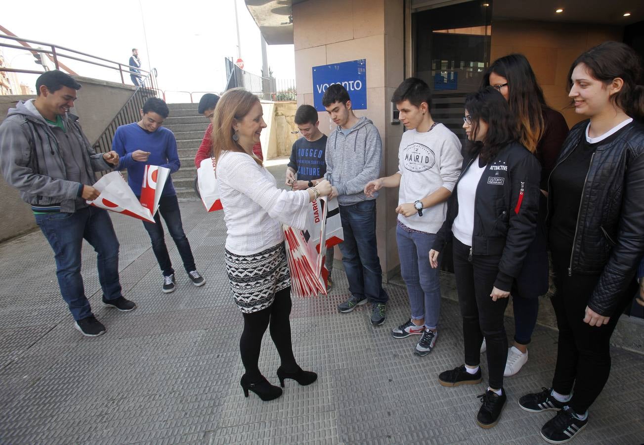 Alumnos del IES Comercio visitan la multimedia de Diario LA RIOJA