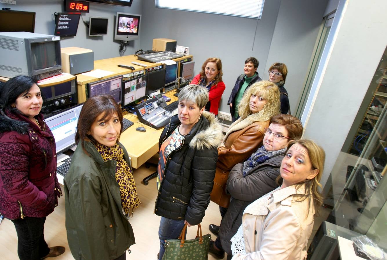 El Club de Lectura de la biblioteca de Albelda de Iregua visita la multimedia de Diario LA RIOJA