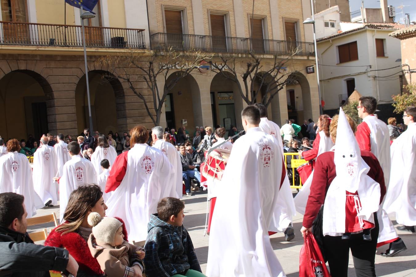 Los bombos atraen la Semana Santa en Arnedo