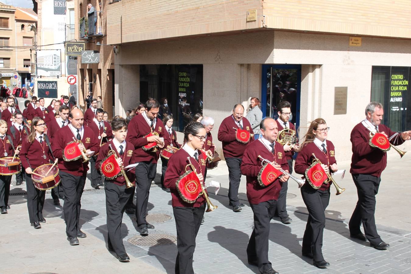 Los bombos atraen la Semana Santa en Arnedo