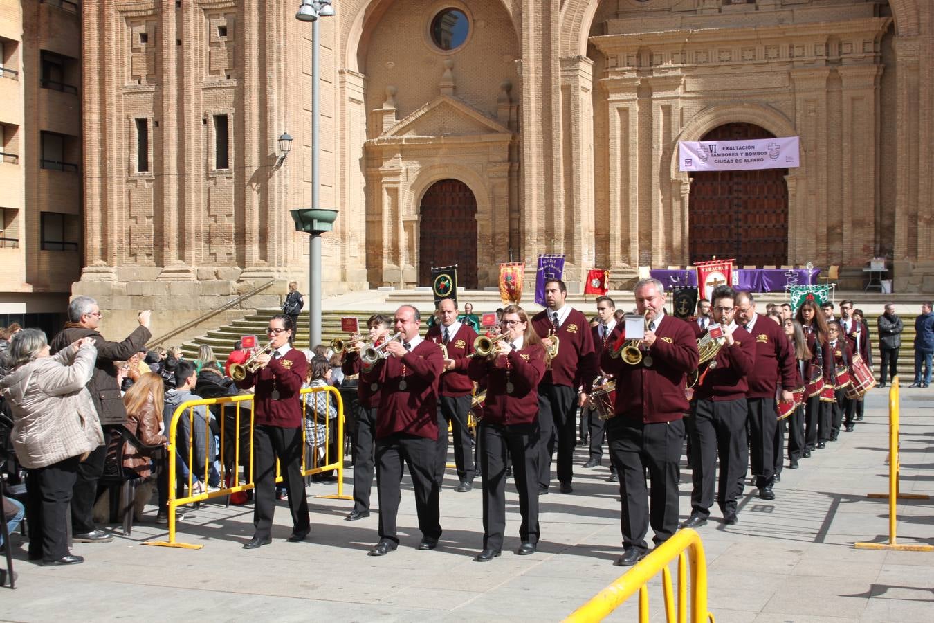 Los bombos atraen la Semana Santa en Arnedo