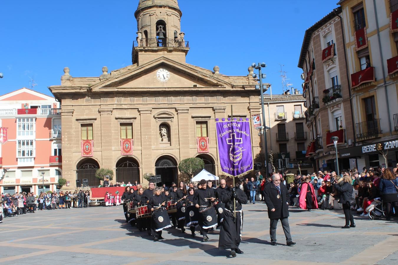 Exaltación de tambores y cornetas