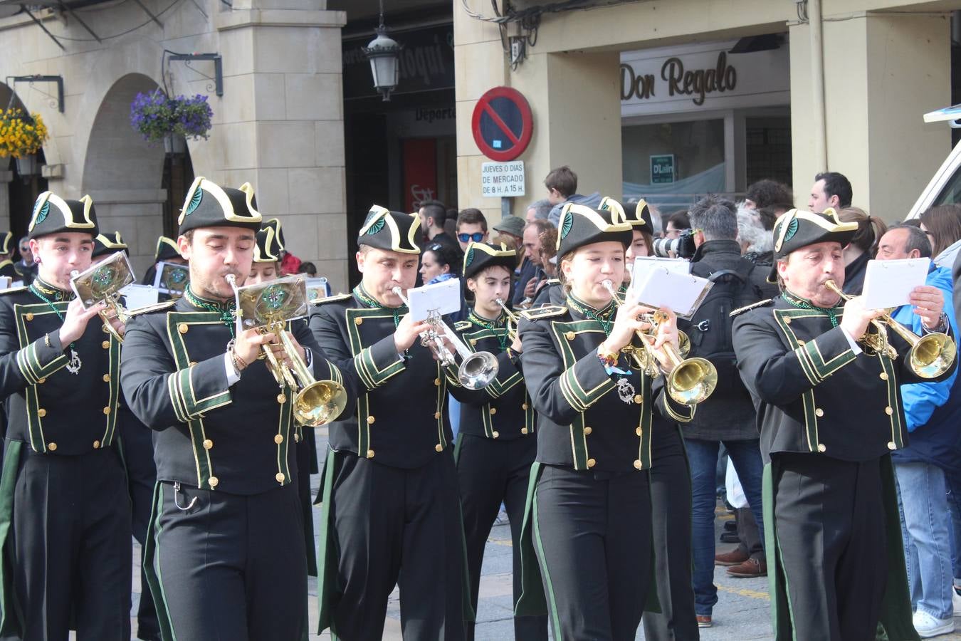 Exaltación de tambores y cornetas